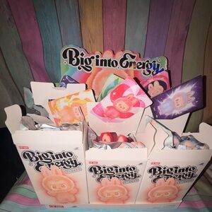 Big into energy labubu labubu set